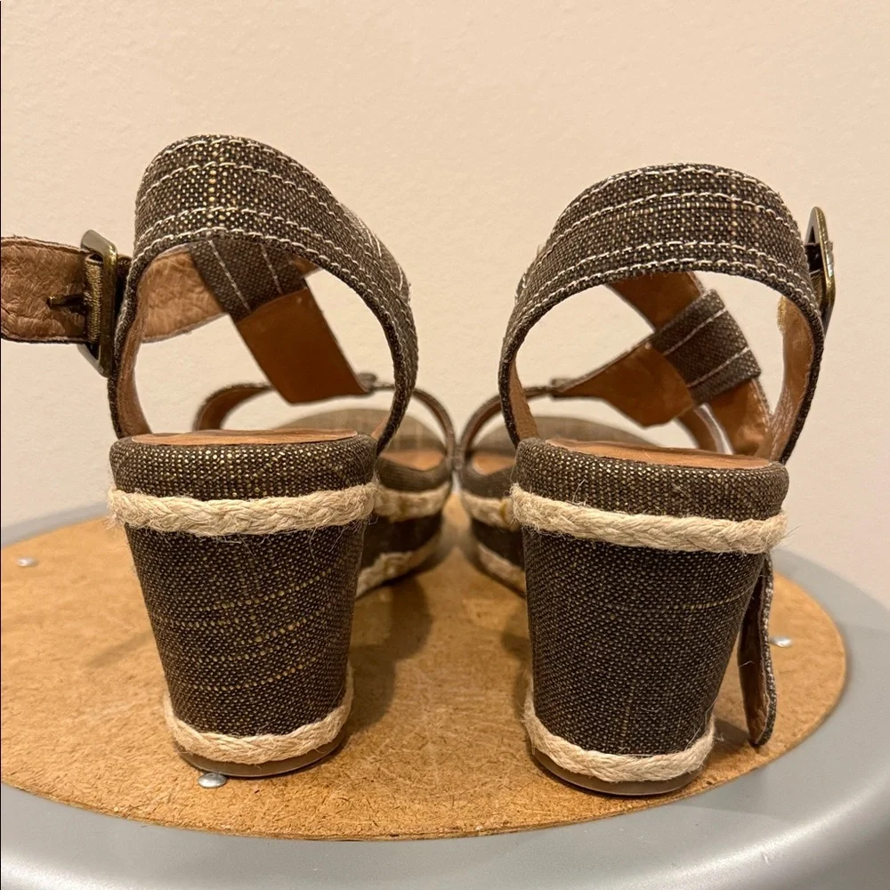 Suzzato Brown Wedge Sandals with Tan Accents